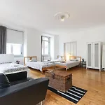 Πανσιόν Silver Flower - Flat In Center 3*