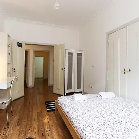 Silver Flower - Flat In Center ליסבון