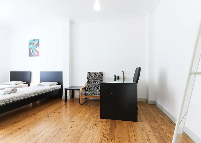 Konukevi Silver Flower - Flat In Center